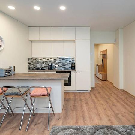 Homely Kreves Apartment By Polo Apartments Каунас Экстерьер фото