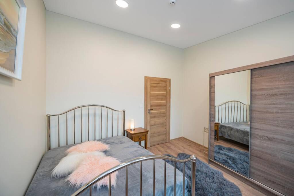 Homely Kreves Apartment By Polo Apartments Каунас Экстерьер фото